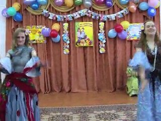 Весёлые танцы воспитателей в детском саду №5 на фонвизина 14