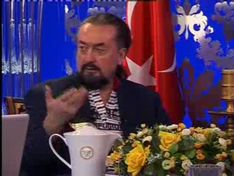 Kıyamet Suresi'nden açıklamalar: İnsanın nefsini kınaması çok makbuldür, akıllı olmasını sağlar. Nefsini temize çıkarttığındaysa akli dengesi bozulur.