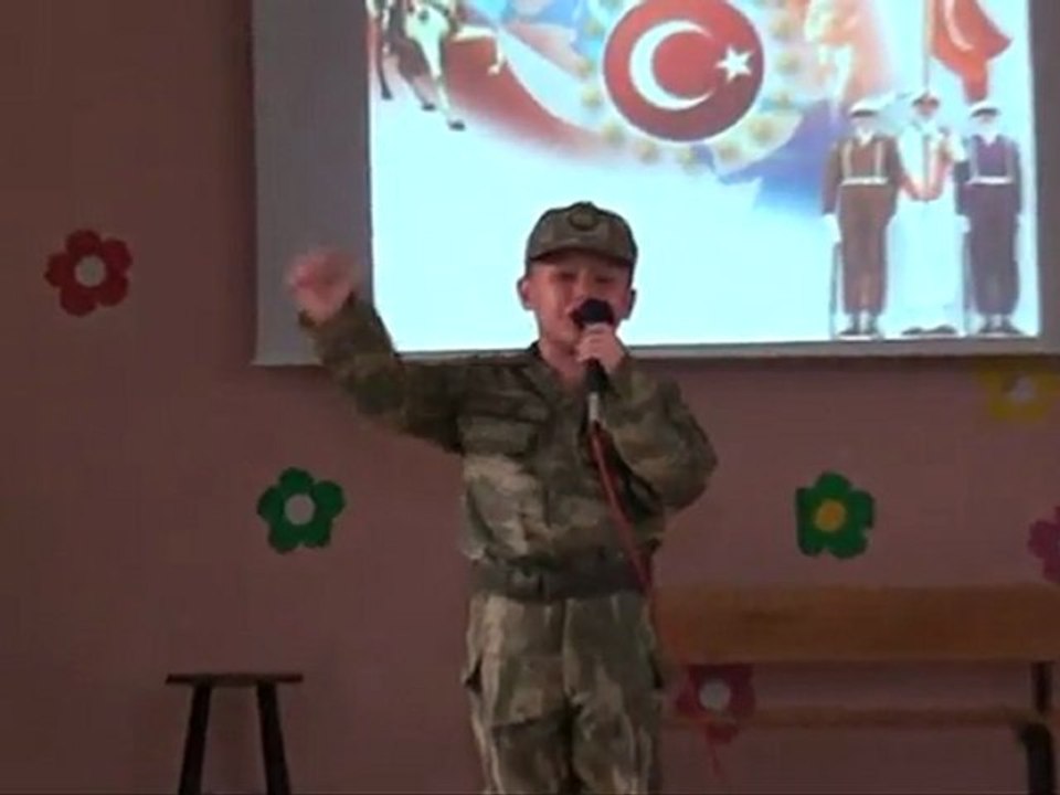bayrak şiiri ve küçük askerimiz Cankan
