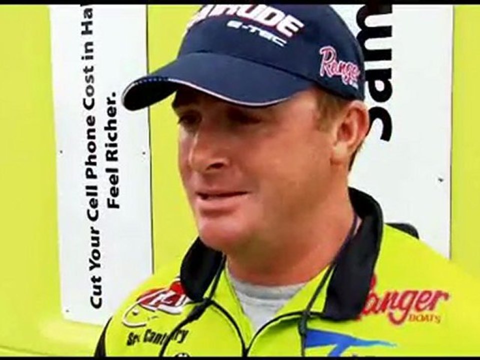 StraightTalk is official mobile phone for the FLW tour.