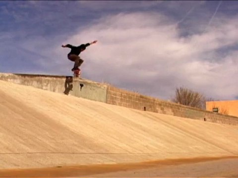 Skate : Kevin Spanky Long - Emerica Stay Gold B-Side