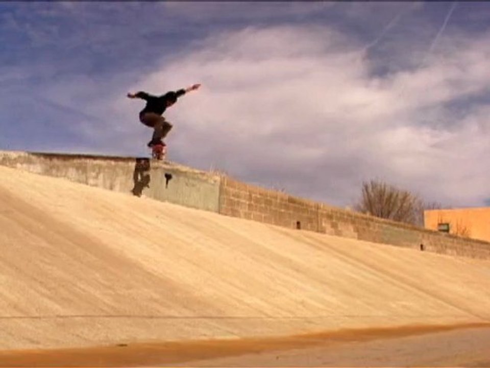 Skate : Kevin "Spanky" Long - Emerica Stay Gold B-Side