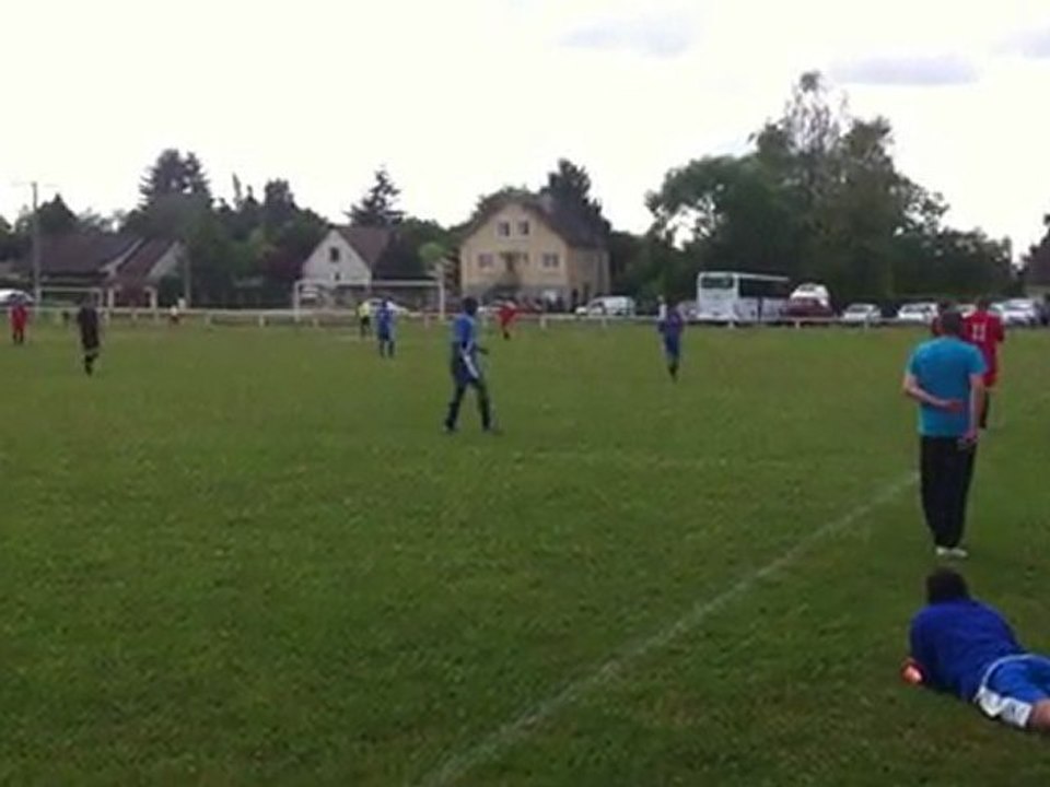 Tir de l ESVC qui rase le poteau