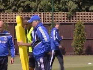 Ancelotti limogé par Chelsea.