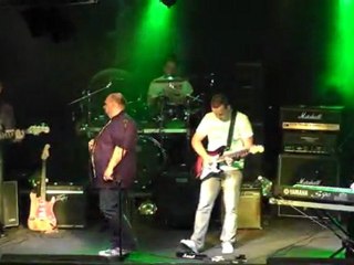 DELUXE - "Obca Wojna" live Graffiti Lublin 20.05.2011