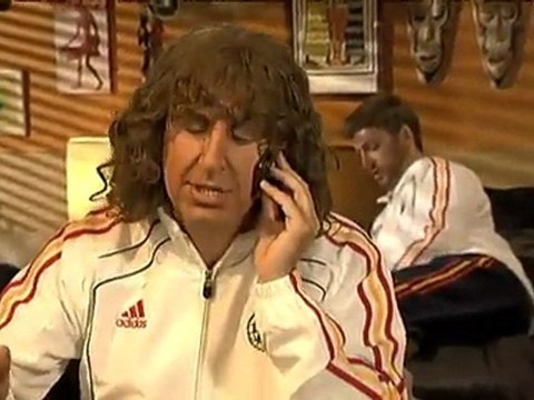 TV3 - Crackòvia - Puyol envia la Queca a votar