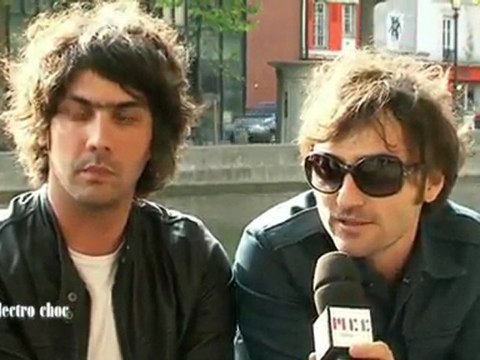 Electro Choc : HushPuppies