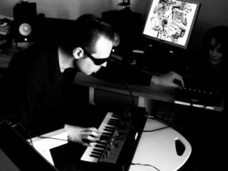 Benjamin Schoos aka Miam Monster Miam record session at freaksville studio