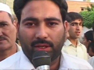 Suicide bomb destroys Pakistan police station