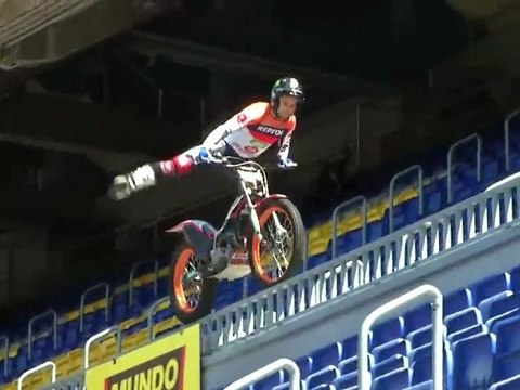Toni Bou visita el Camp Nou