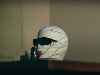 Décapité par un hélicoptère; il a survécu. Insoutenable selon Morandini.