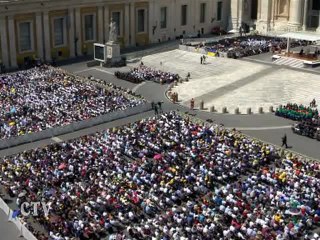 Papa: Cel care se abandonează lui Dumnezeu, face binecuvântată lumea