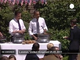 David Cameron et Barack Obama derrière le... - no comment