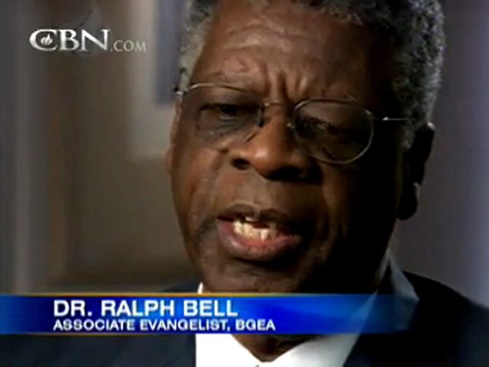 Billy Graham - Integrated Crusades  - CBN.com