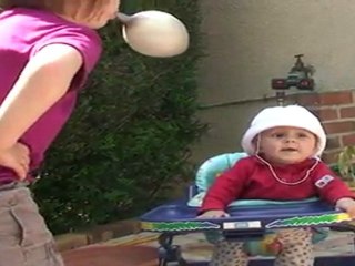 partie de ballon entre filles