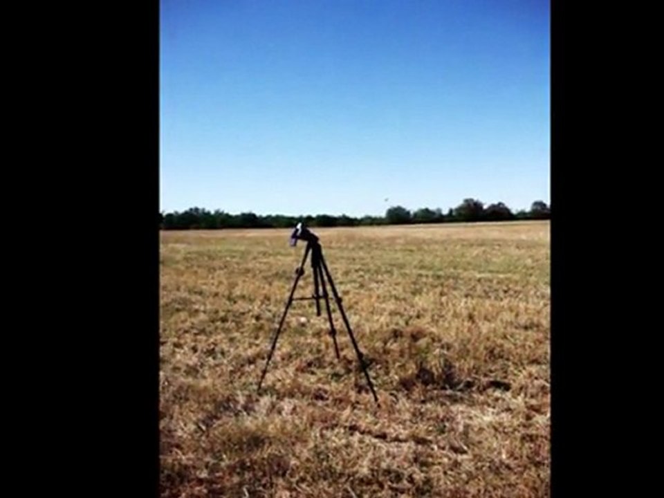 Fusée à eau avec parachute radiocommandé