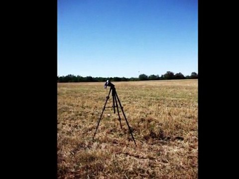 Fusée à eau avec parachute radiocommandé