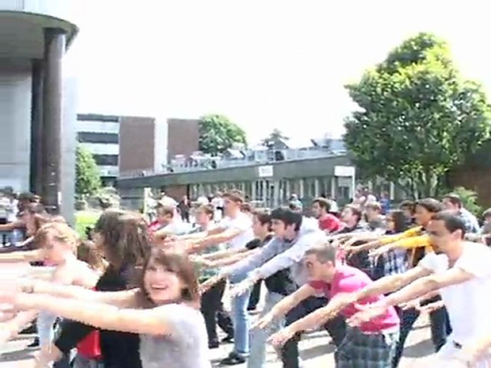 FlashMob IUT Velizy 6 Mai 2011