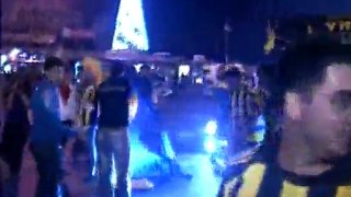 Fenerbahçelilerin Apaçi Dansı