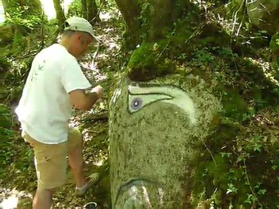 Rafraichissement d'une peinture de Pierre Rapeau par Arnaud Pauthier - Bois de Bonnefond - 18 juillet 2010