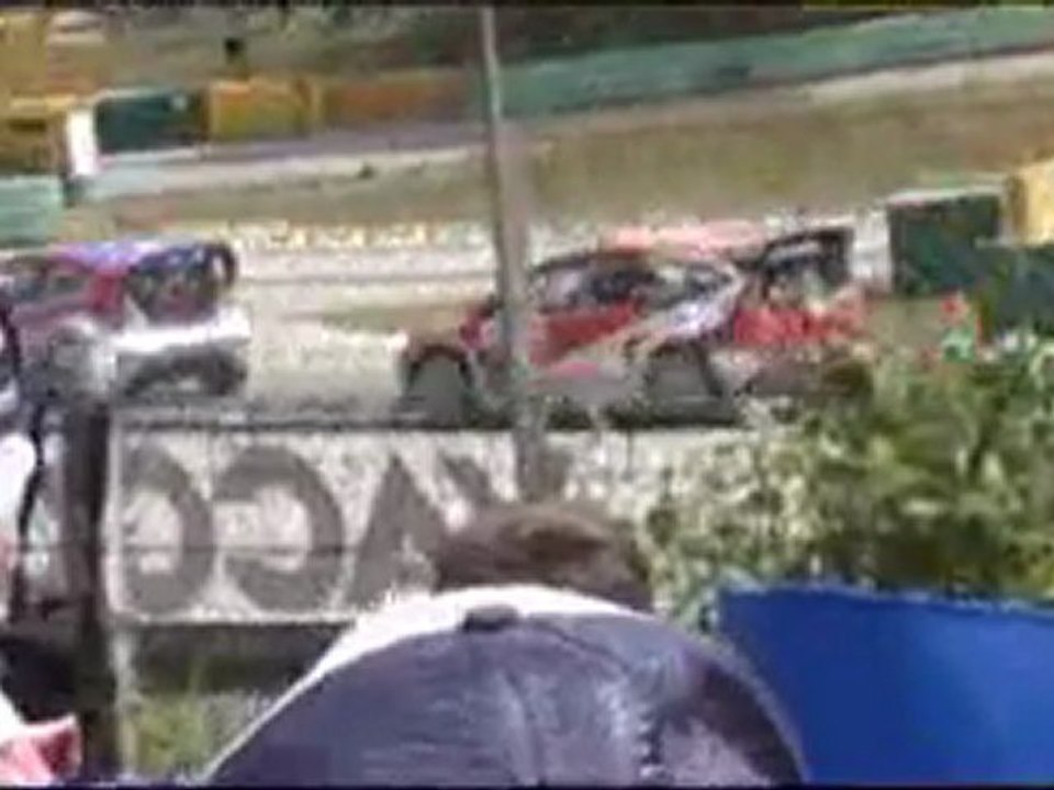 ESSAY SUPERCAR