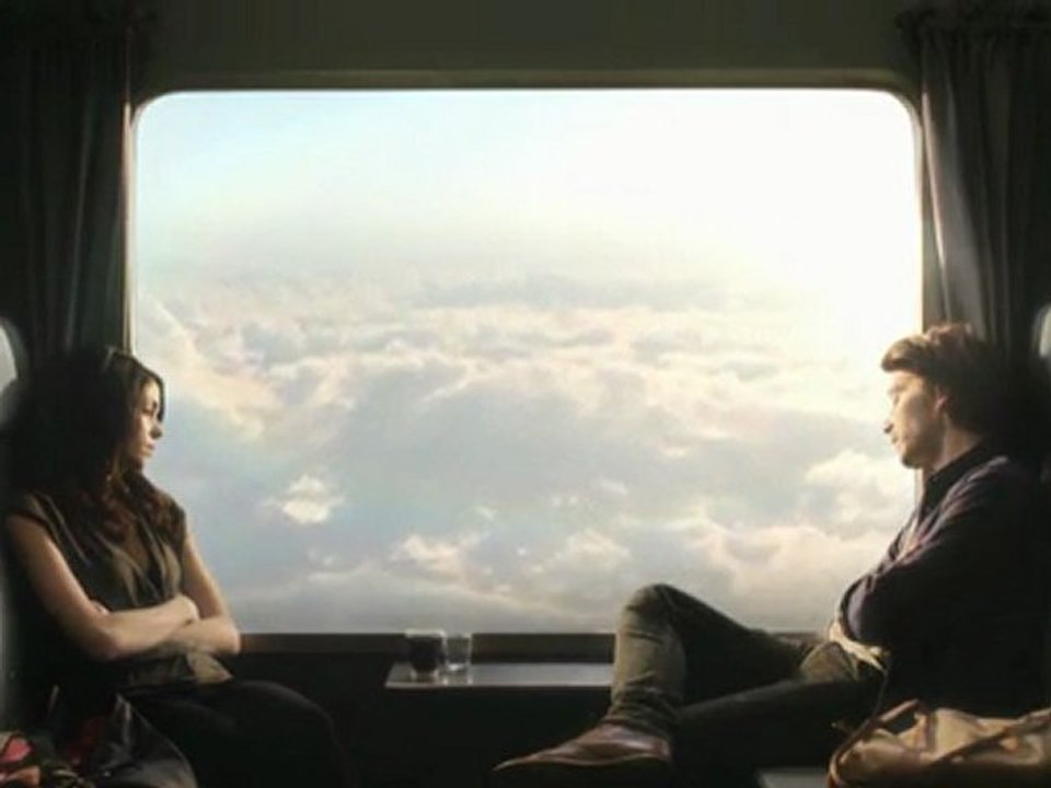 Yuksek - On a train