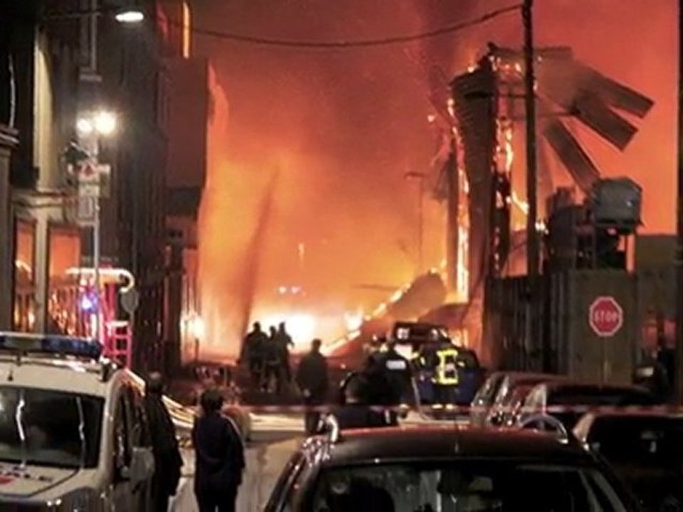 Incendie Brico-Dépôt Rouen 02-03 fevrier 2011