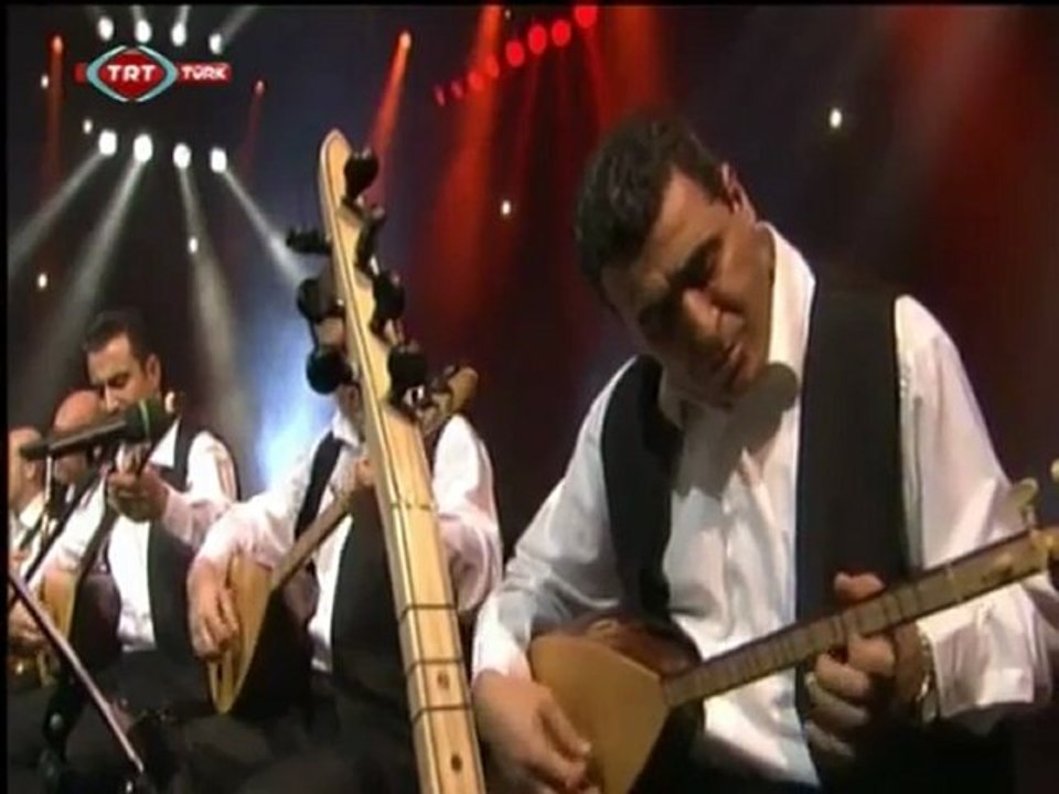 AYSUN GÜLTEKİN  BİR KARA KAŞ BİR KARA GÖZ SENDE VAR