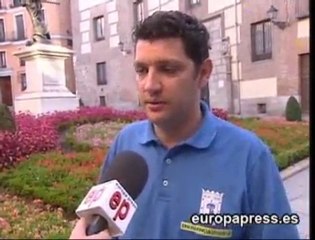 Muere un joven de 19 años al colisionar con un vehículo.