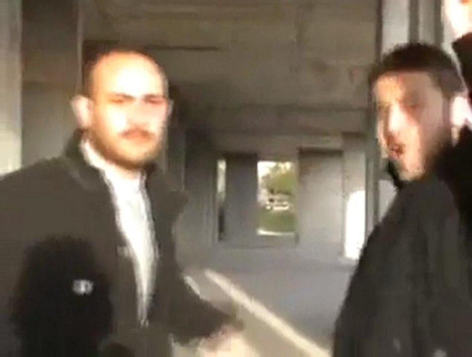 Soner Sarıkabadayı & Murat Boz - İki Medeni İnsan Parody