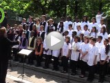 Un moment d'émotion pour des choristes de l'académie