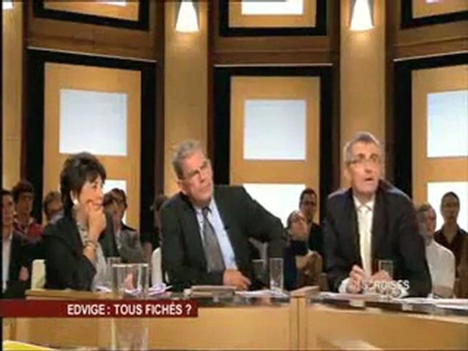 Votre Téléphone Portable est un Micro !!!