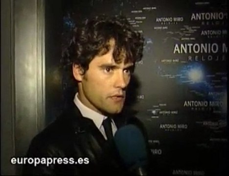 Antonio Miró presenta una colección de relojes