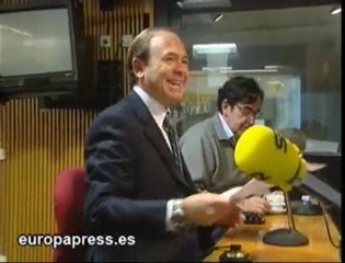 Zapatero gana en el PSOE y Rajoy en el PP