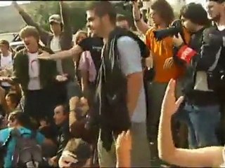 Barcelone _ L'ELITE ESCLAVAGISTE ENVOIE SES ABERATIONS COMBATTRE LA REVOLUTION !!!