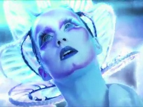 Katy Perry - E.T. ft. Kanye West