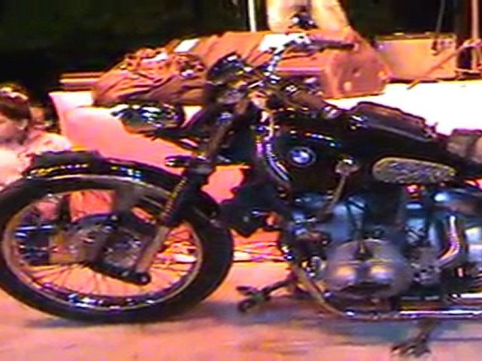 M2U00182