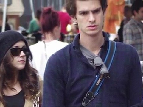 Andrew Garfield Splits from Girlfriend