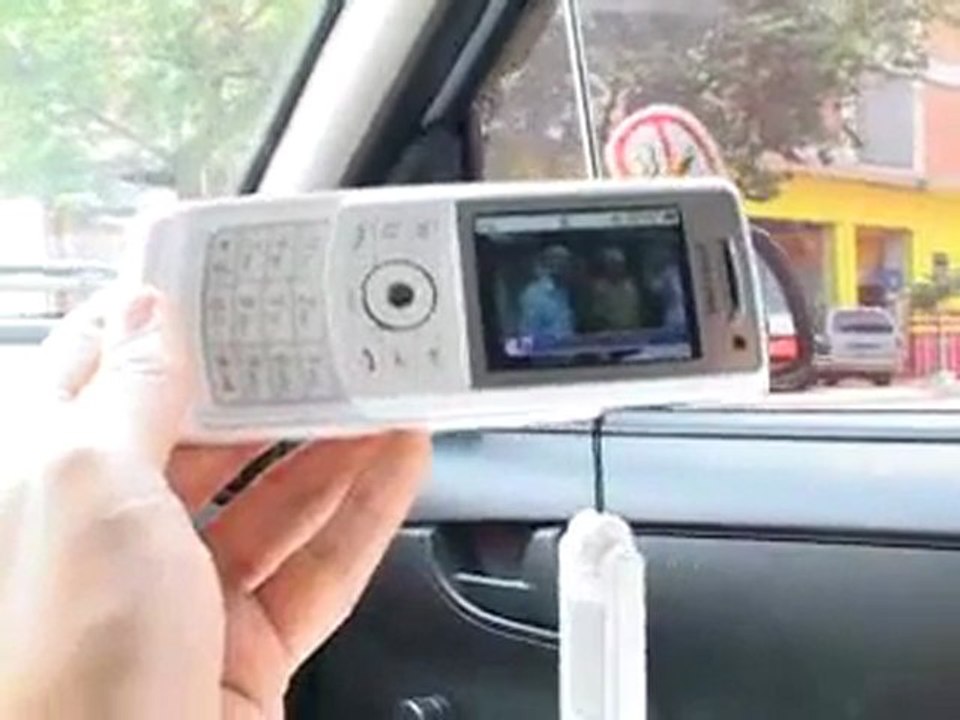 Celular com TV Digital