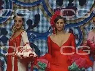 Helen Lindes, desfila en SIMOF con mucho arte