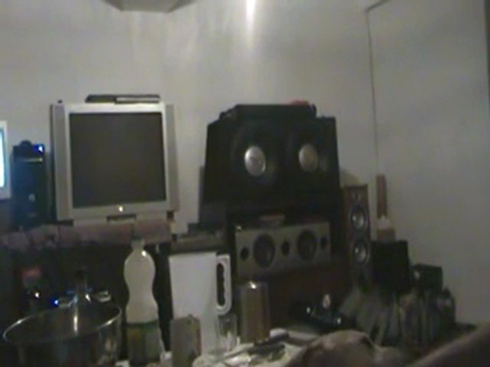 Testeur de bass avec 1 jbl 38 cm gto1502d