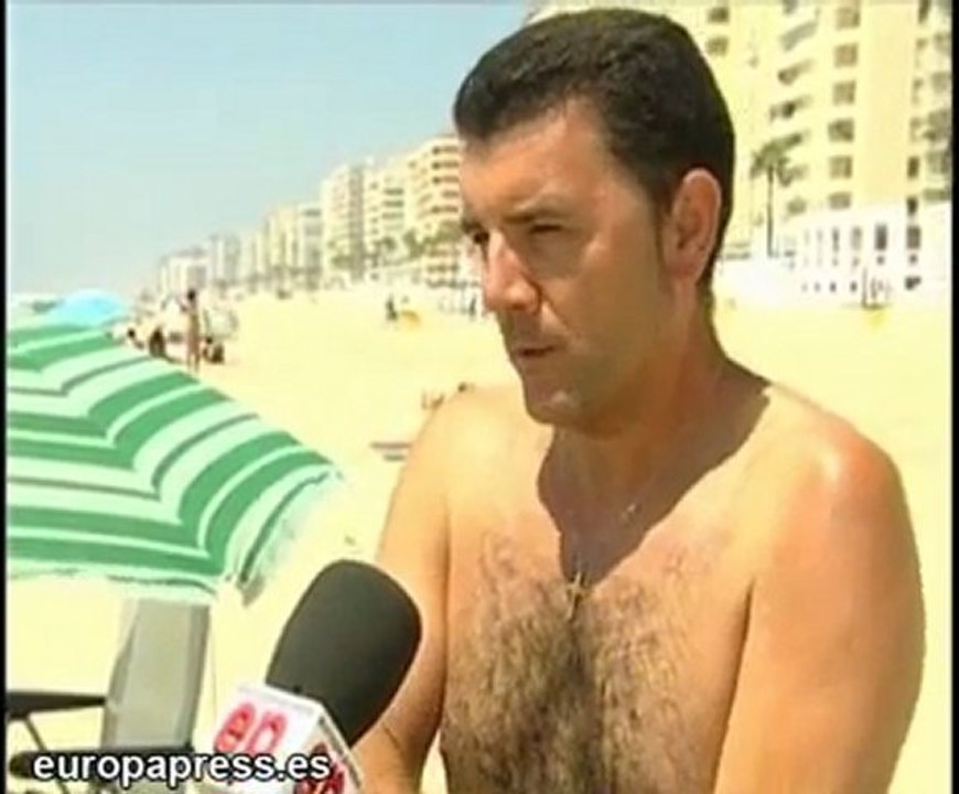 ¿Desnudos o vestidos en las playas?