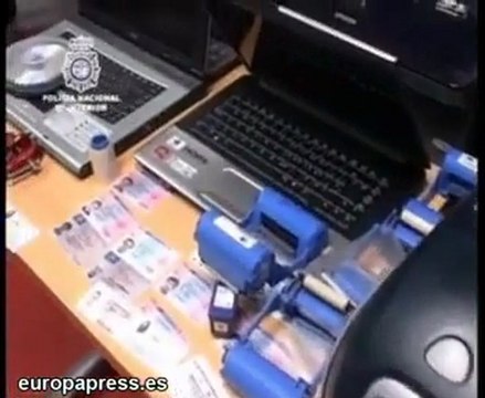 Cinco detenidos por falsificar documentos