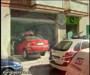 Alunizaje contra una sucursal en Madrid