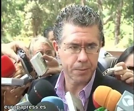 Granados contento de que PSOE pida su dimisión