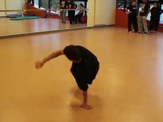 TRAINING LH BBOY ATRIUM