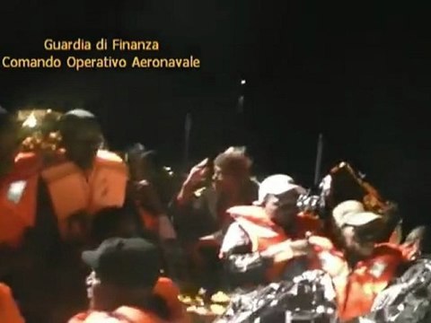 Lampedusa - (AG) - Immigrazione, salvataggio