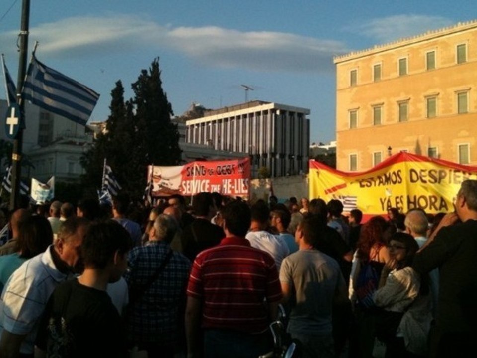 Αγανακτισμένοι στο Σύνταγμα για 4η μέρα