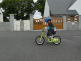 Aodren fait du vélo à 2 roues - acte 1