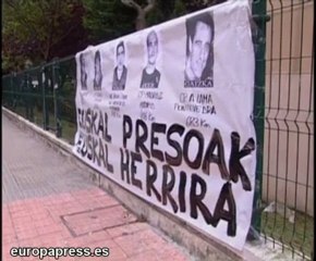 Cartel con etarras en Uribarri
